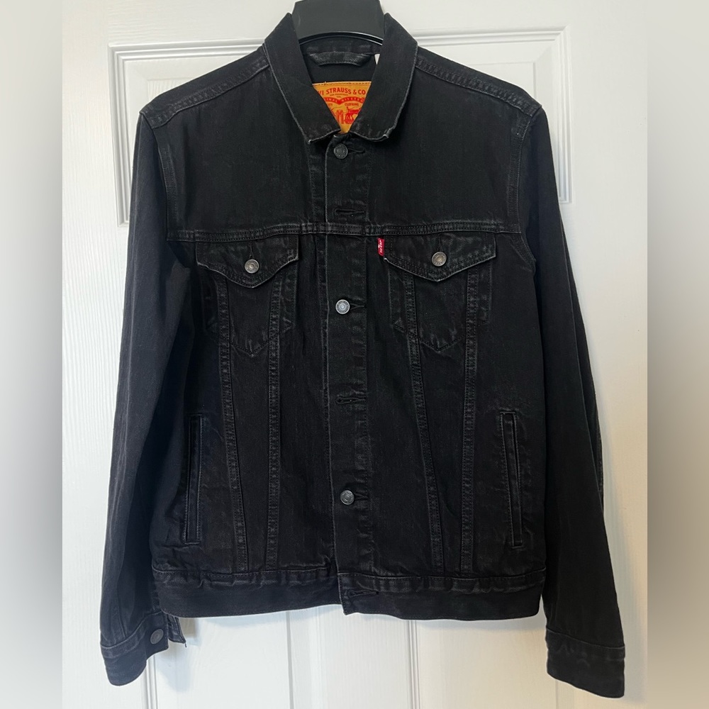 Black Levi’s Trucker Jean Jacket Men’s Size Medium